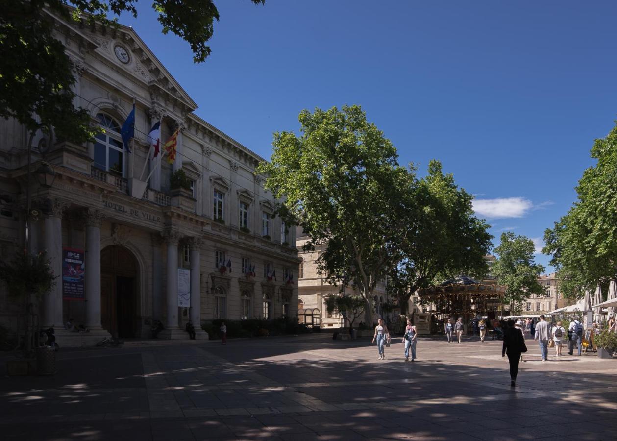 Le Central Avinhão Exterior foto